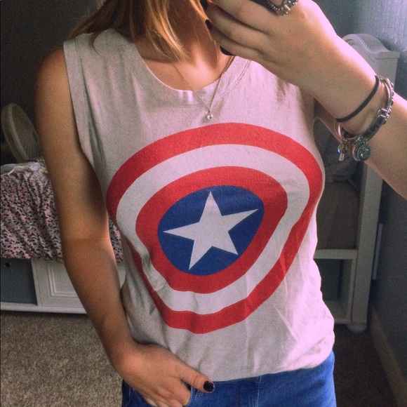 Captain America Graphic Tee - Picture 2 of 3